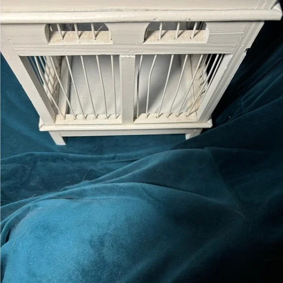 White Decorative Vintage-Style Birdcage - Picture 9 of 13
